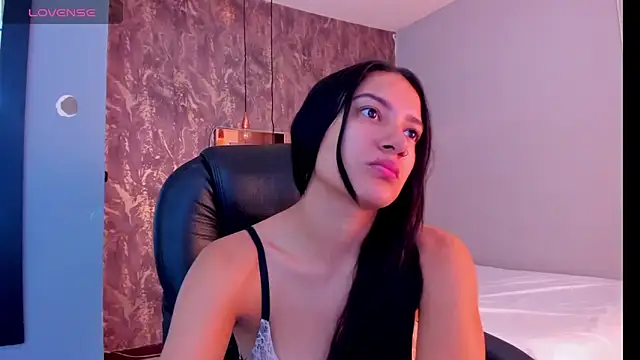 SKYLERWHIITEE online show from 01/15/25, 02:38