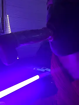 Snapshot of lebizuteur978 chatting on 11/13/25, 06:51 lebizuteur978 online show from 11/13/25, 06:51