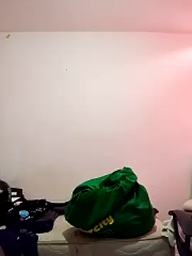 nicolle milf1978 online show from 04/15/26, 09:59