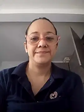 Snapshot of nicolle_milf1978 chatting on 07/12/26, 01:02 nicolle milf1978 online show from 07/12/26, 01:02