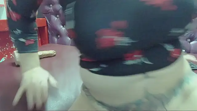 Lily4yourfun online show from 01/28/25, 09:51