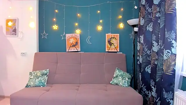 Xloe Queen online show from 12/13/24, 07:25