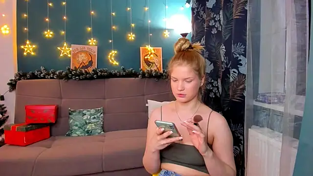 Xloe Queen online show from 12/24/24, 02:22