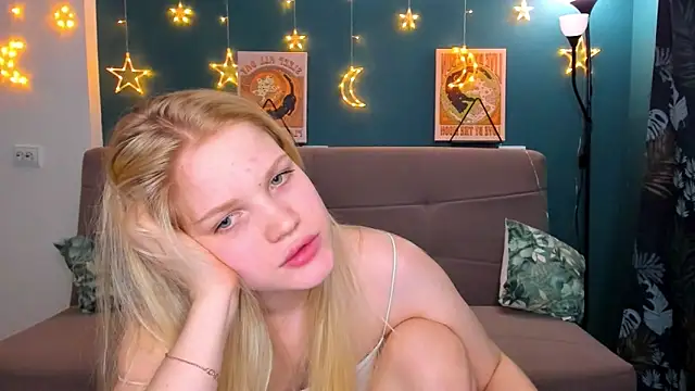 Xloe Queen online show from 03/19/25, 04:13