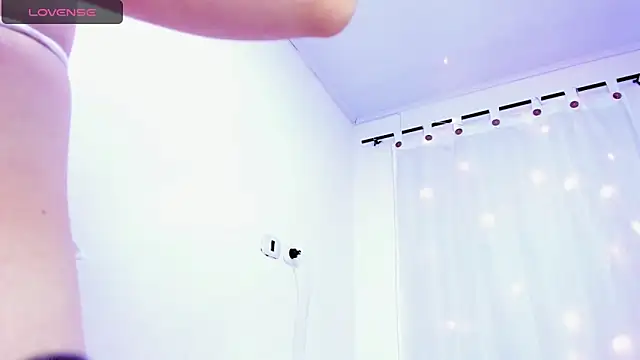 Aria uwu online show from 02/04/25, 06:04