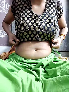 Snapshot of shalini_fire chatting on 02/17/25, 05:32 shalini fire online show from 02/17/25, 05:32