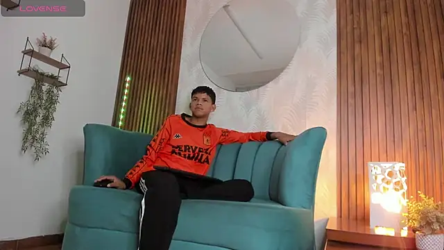 Snapshot of Jeffry_wolvess chatting on 01/25/25, 01:30 Jeffry wolvess online show from 01/25/25, 01:30