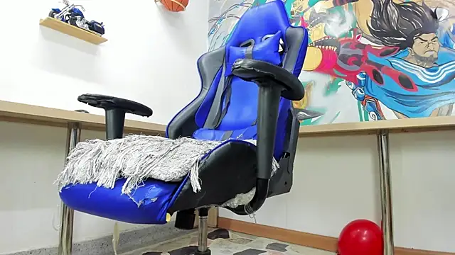 Snapshot of Jeffry_wolvess chatting on 02/15/25, 12:11 Jeffry wolvess online show from 02/15/25, 12:11