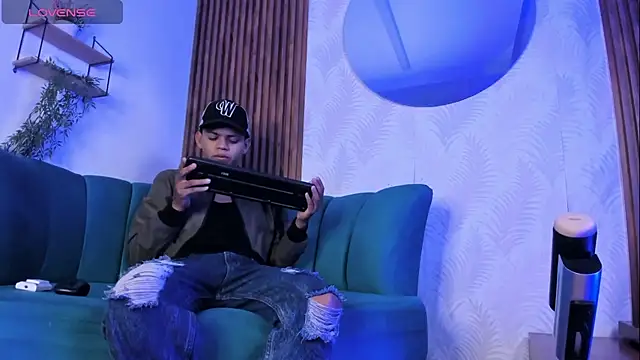 Snapshot of Jeffry_wolvess chatting on 02/12/26, 12:00 Jeffry wolvess online show from 02/12/26, 12:00