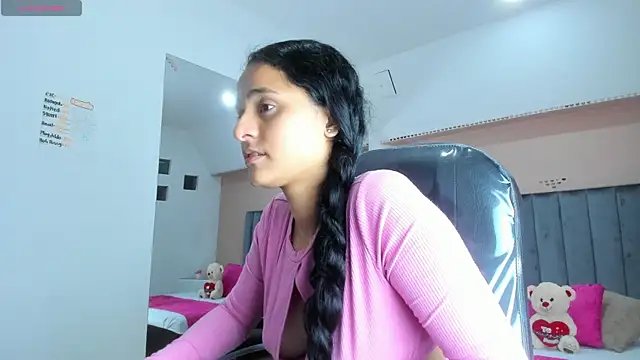 Giselle Roldan online show from 11/06/25, 04:13