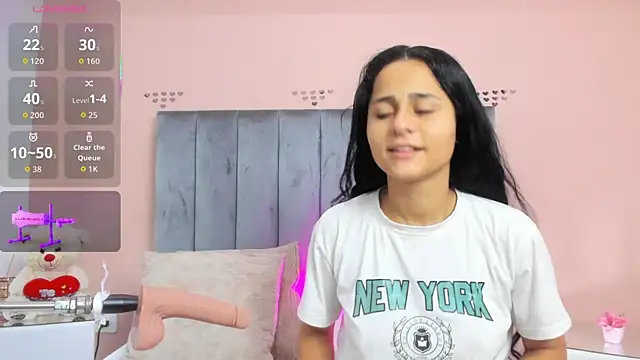 Giselle Roldan online show from 11/23/25, 04:56