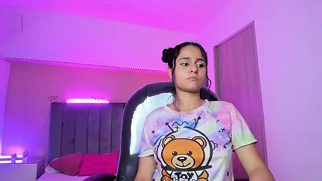 Giselle Roldan online show from 03/29/26, 03:39