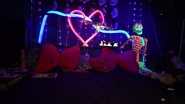 anonymouszN online show from 11/18/25, 08:02