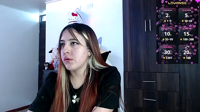 SarahXRusso online show from 12/18/24, 02:49