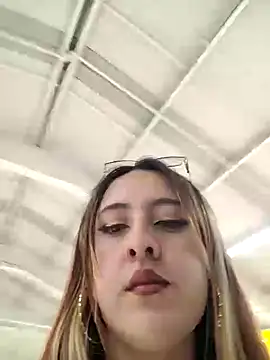 SarahXRusso online show from 12/22/24, 12:28