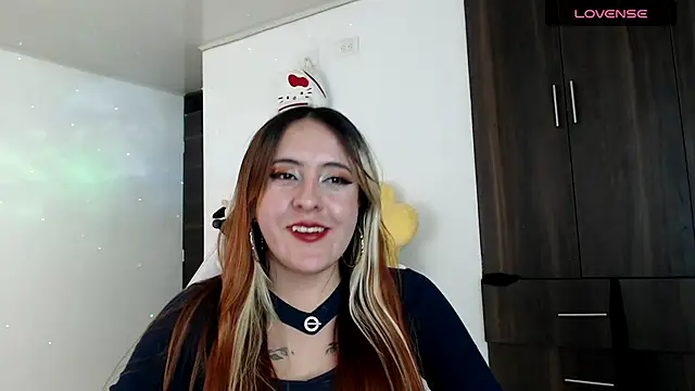 SarahXRusso online show from 12/23/24, 04:01