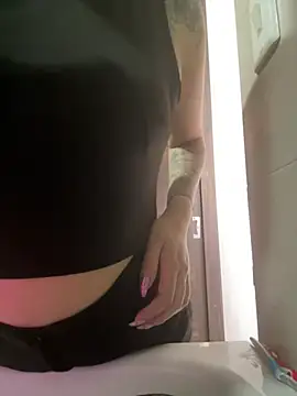 SarahXRusso online show from 01/27/25, 03:39