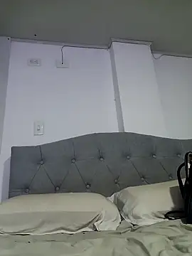 SarahXRusso online show from 02/04/25, 04:37