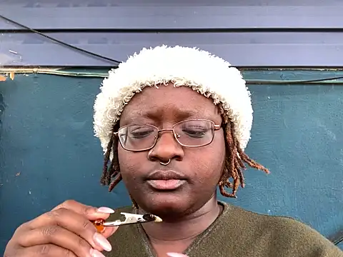 BigKittyRaven online show from 12/17/24, 07:48