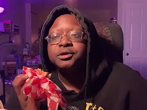 BigKittyRaven online show from 12/21/24, 02:19