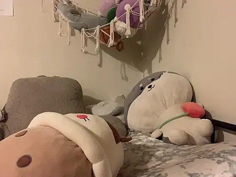 BigKittyRaven online show from 12/28/24, 04:41