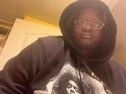 BigKittyRaven online show from 01/04/25, 04:23