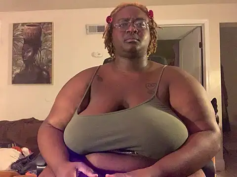 BigKittyRaven online show from 01/12/25, 02:03