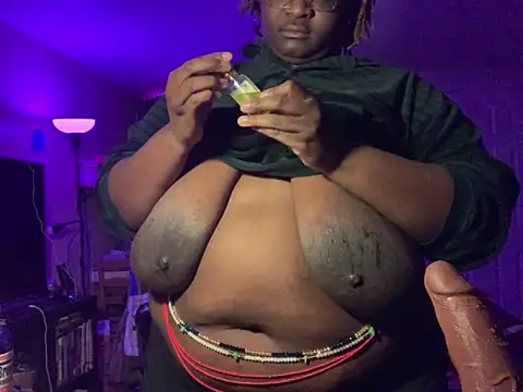 BigKittyRaven online show from 02/13/25, 04:22