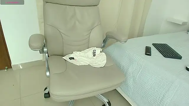 Snapshot of _Brihan chatting on 02/16/25, 01:58 Brihan online show from 02/16/25, 01:58