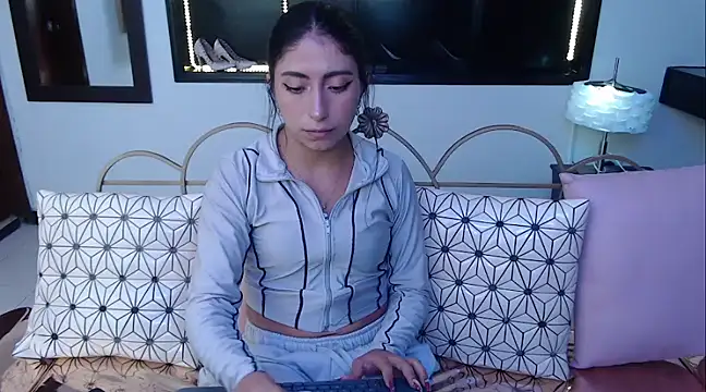 Snapshot of Angela_Diaz_ chatting on 01/04/25, 03:28 Angela Diaz online show from 01/04/25, 03:28