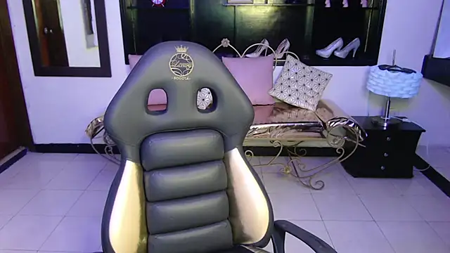 Snapshot of Angela_Diaz_ chatting on 01/24/25, 12:10 Angela Diaz online show from 01/24/25, 12:10