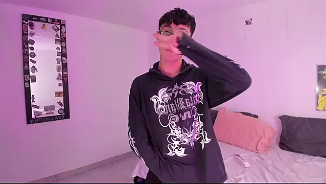 crushnier online show from 12/15/24, 08:25