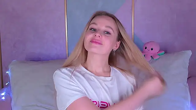 BeatriceEsmont online show from 01/14/25, 02:40