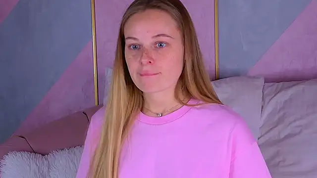 BeatriceEsmont online show from 10/22/25, 07:13