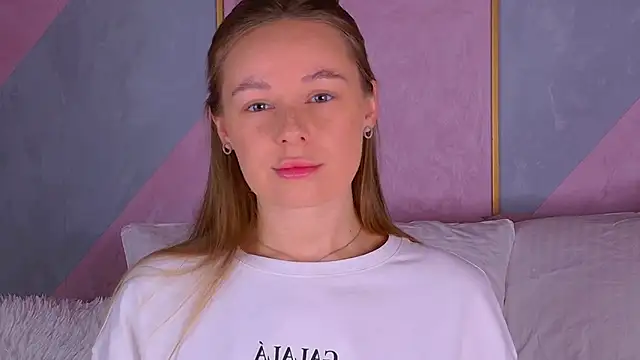 BeatriceEsmont online show from 10/25/25, 07:30