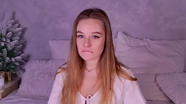 BeatriceEsmont online show from 12/22/25, 08:28