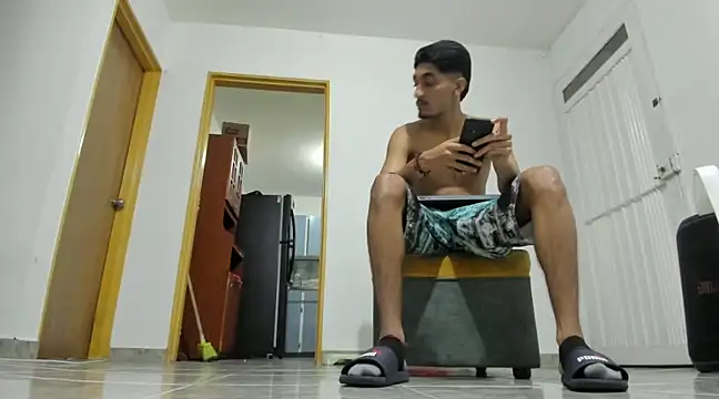 Snapshot of latin_bbc chatting on 12/31/24, 03:12 latin bbc online show from 12/31/24, 03:12