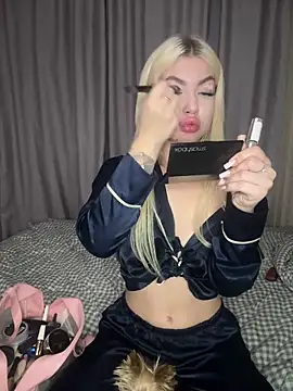 Cute Barbieee  online show from 12/12/24, 12:38