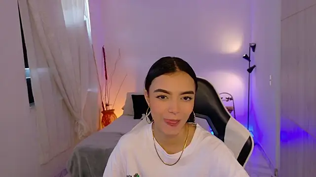 AnabelWolf online show from 11/28/25, 04:09