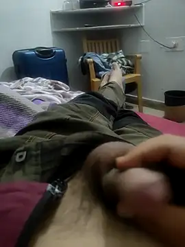 Snapshot of shale26 chatting on 12/19/24, 04:45 shale26 online show from 12/19/24, 04:45