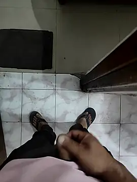 Snapshot of shale26 chatting on 12/22/24, 04:50 shale26 online show from 12/22/24, 04:50