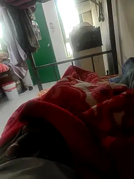 Snapshot of shale26 chatting on 01/10/25, 04:44 shale26 online show from 01/10/25, 04:44