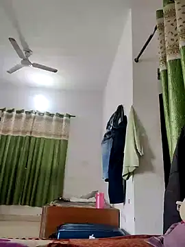 Snapshot of shale26 chatting on 03/08/25, 07:27 shale26 online show from 03/08/25, 07:27