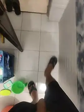 Snapshot of shale26 chatting on 03/21/25, 03:12 shale26 online show from 03/21/25, 03:12