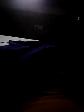 Snapshot of shale26 chatting on 11/19/25, 03:23 shale26 online show from 11/19/25, 03:23