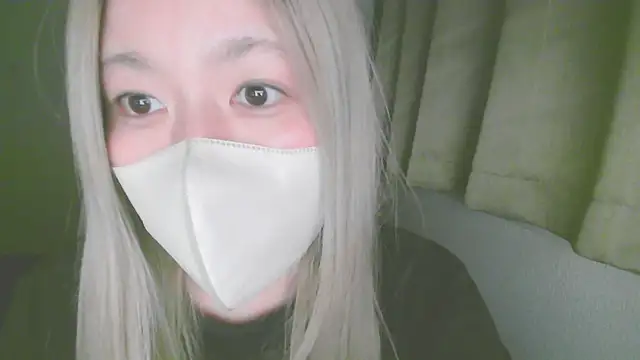 Snapshot of Remi_official chatting on 04/22/26, 07:04 Remi official online show from 04/22/26, 07:04
