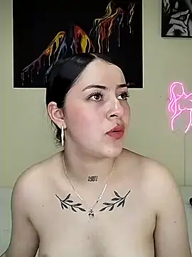 Emily-Hott- online show from 12/27/24, 06:31