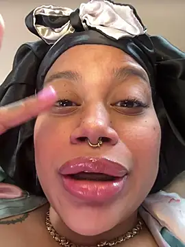 Snapshot of shyfr34k chatting on 02/06/25, 02:58 shyfr34k online show from 02/06/25, 02:58