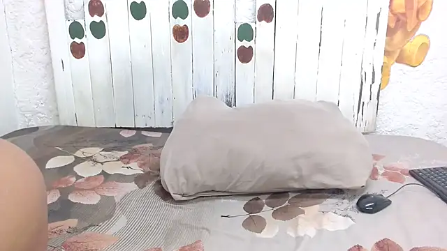 LolaTwerksXX online show from 10/24/25, 05:04