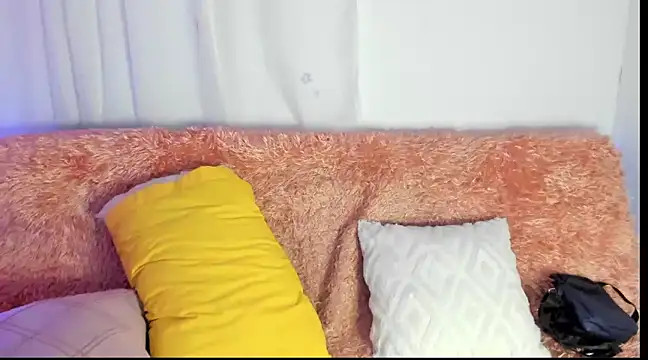 Snapshot of alessandro_2005 chatting on 02/09/25, 10:21 alessandro 2005 online show from 02/09/25, 10:21